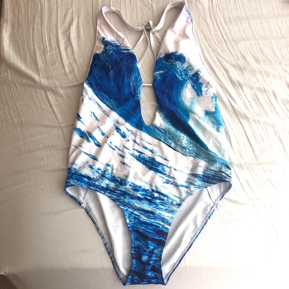 One piece bathing suit - Wave pattern
